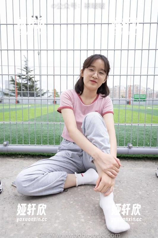 BoBoSocks袜啵啵 - 小甜豆的深灰丝图包，让我们一起沉迷在那些无法形容的黑色趣味中！