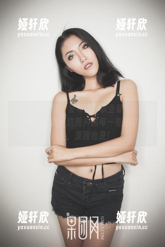 GIRLT果团网 - 裴希西的职业装，不同风格都很吸引我，这图片的每一处细节都是风景，原图也是！