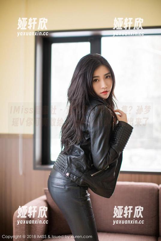 IMiss爱蜜社 - 这也是高跟鞋合集？孙梦瑶V你可真敢给，心中扎的小鹿跑出来了。
