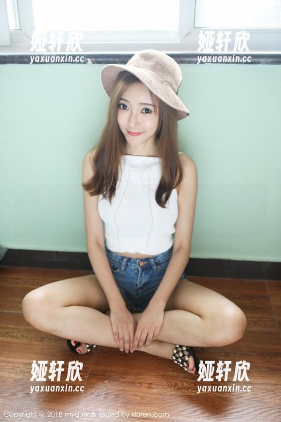 MyGirl美媛馆 - 媛媛酱的美图，在裤里丝间探寻那一点点暧昧的气息。