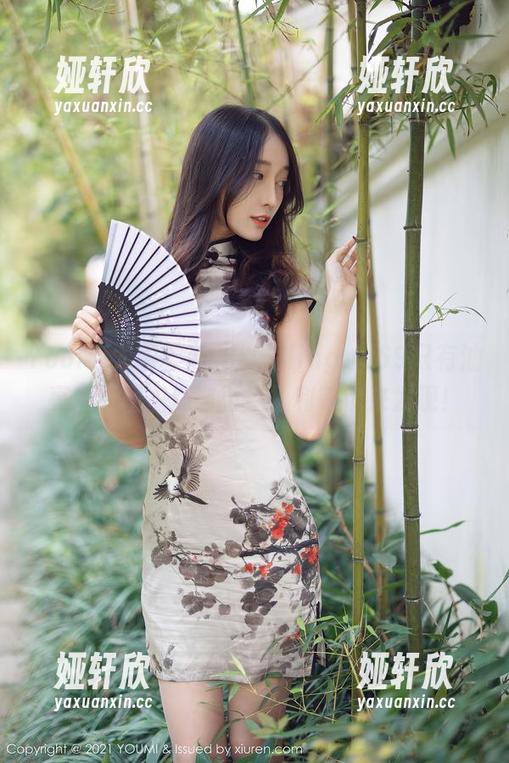 YouMi尤蜜荟 - 你以为lingyu69只有油亮？原图里还有更多福利等你来发现！