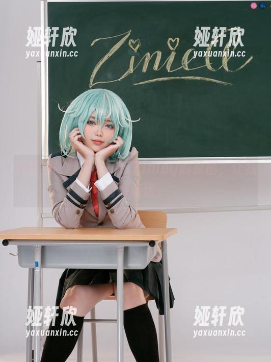 最新猫娘制服来了，ZinieQ的原图，让我悄悄痴迷。