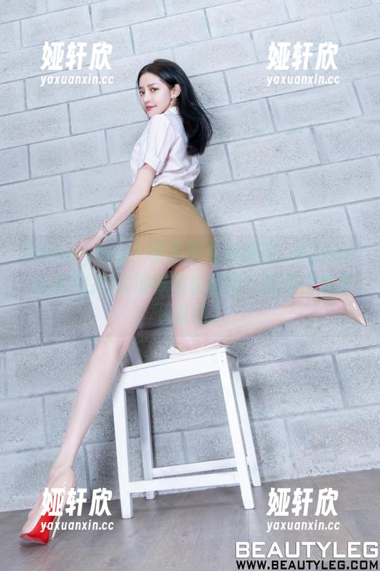 beautyleg - 最新图集疑惑篇：YuHsuan真的把JK演绎到极致吗？忍不住想停下深思。