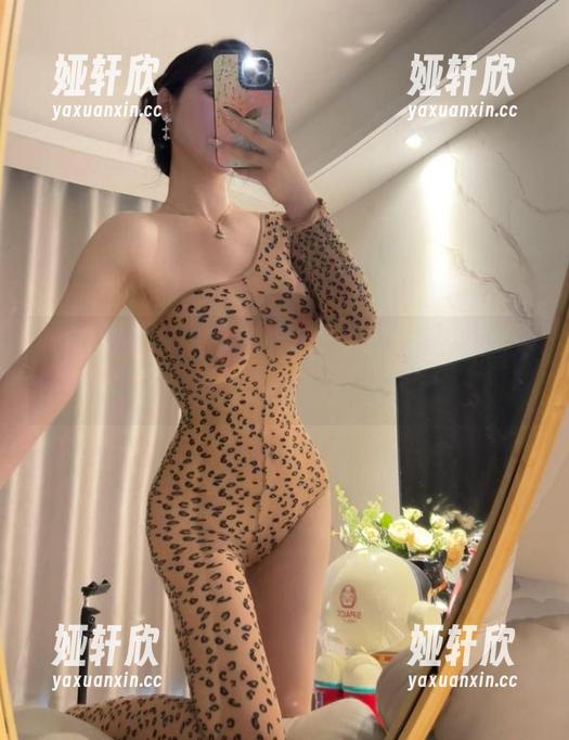 微密圈 - 不怕你花心，只怕你不来不爱笑的赛琳的镂空分享！