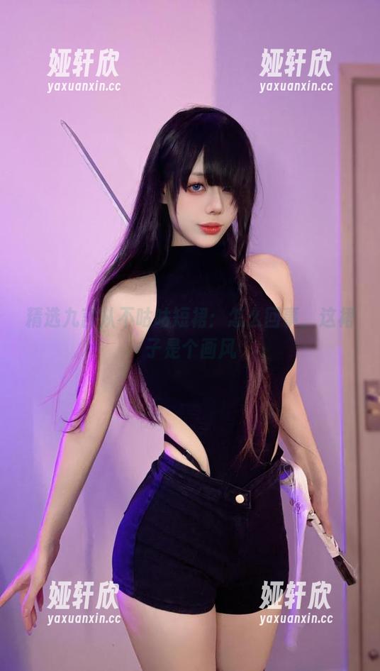 精选九言从不咕咕短裙：怎么回事，这裙子是个画风