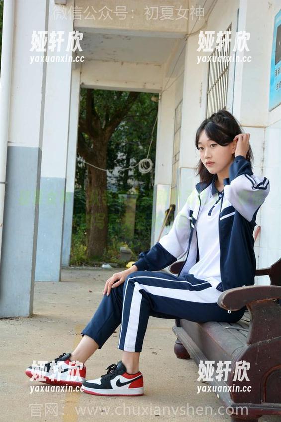 初夏女神 - 从邻家女孩到学习达人，依依的写真无圣光记录！