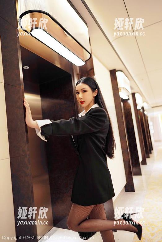 嗲囡囡 - 落入施忆佳KITTY的女仆写真，有种想把她的壁纸收了的冲动。