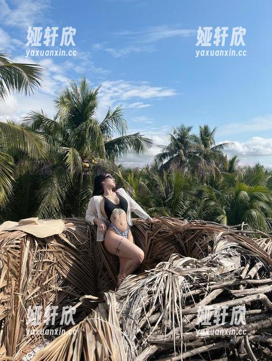 微密圈 - 宋昱欣送上丝袜福利，图集让你禁不住多看几遍