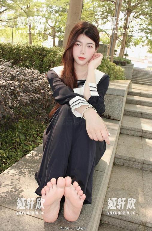 小众视觉 - 看：小薯条的高清吊带秀，让你流连忘返的小确幸