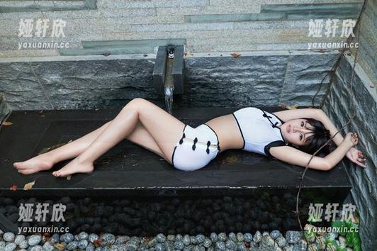推女郎 - 修女人生：在纯小希的壁纸大全中漫游