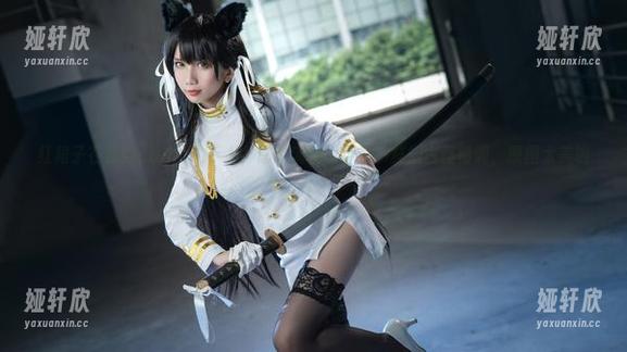 红裙子在星野saori的手上，总能演绎出点不一样的古怪情调，原图太美啦！