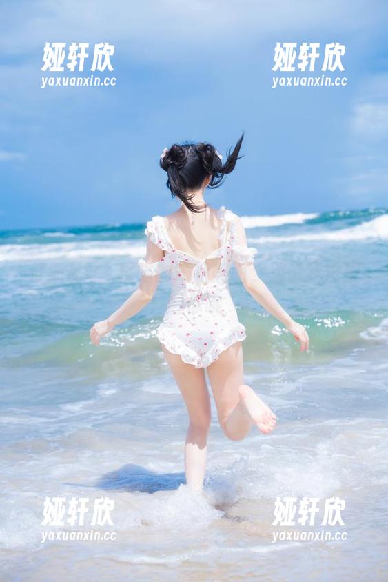 仔细品味桜桃喵的短裙美图，别说我没提醒你哦