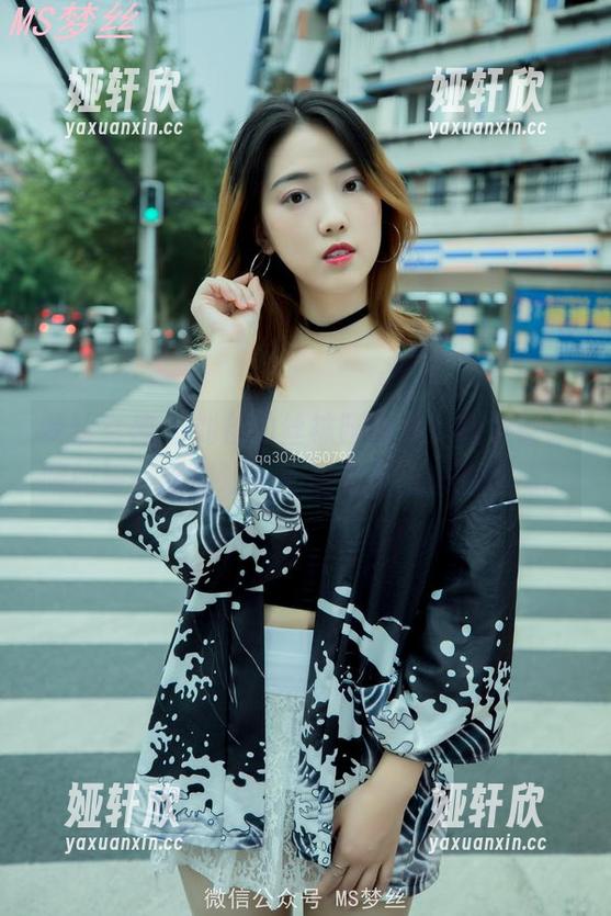 梦丝女神 - 刘佳的丝袜腿合集：我发誓，腿的每一寸都让人心里说不出来的悸动。