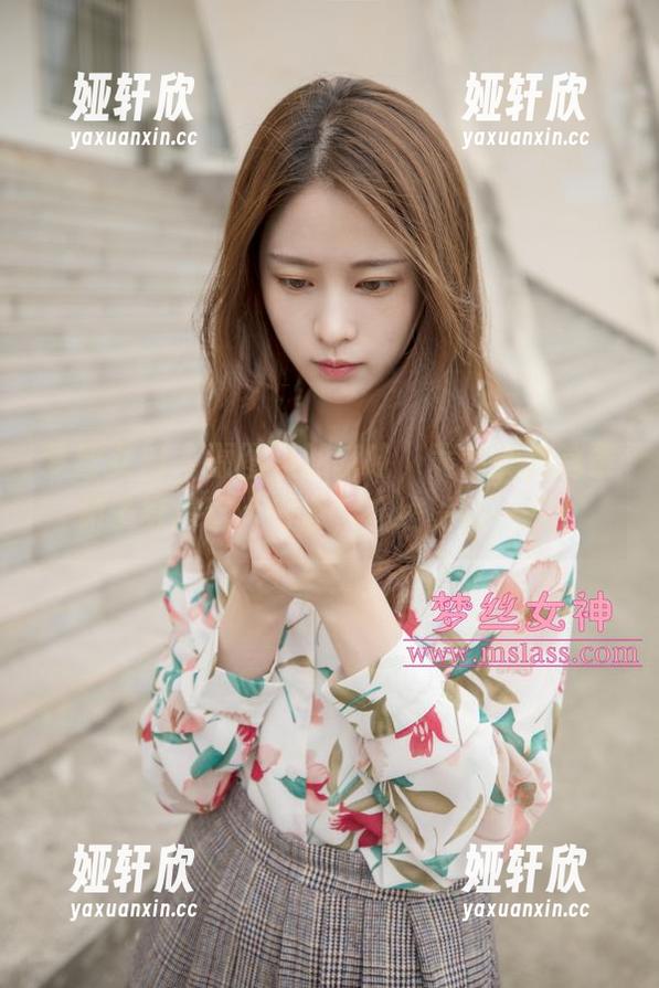 梦丝女神 - 原图里的晓晓，竟然能把这条裙子穿得这么好看，在线讨论一下？