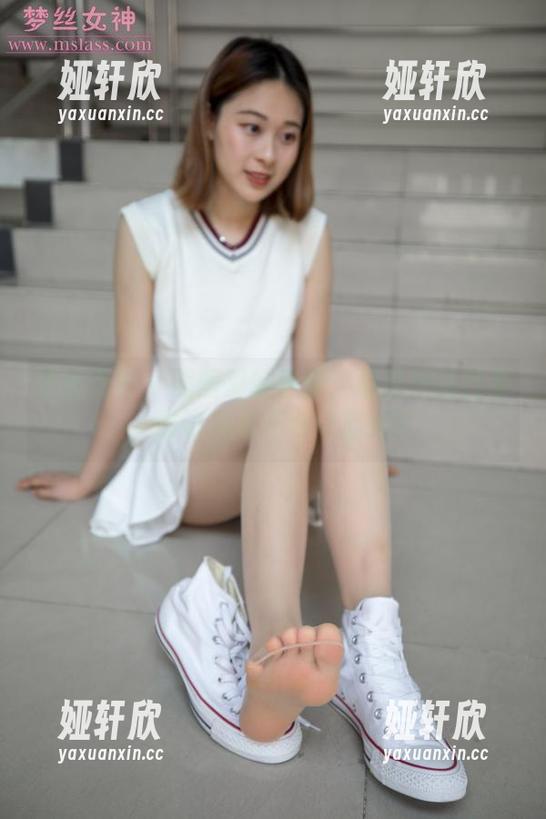 梦丝女神 - 原图里的香萱：裤里丝的日常，谁说内裤不可以显摆？