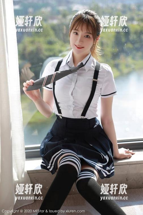 模范学院 - 小奶瓶呜呜的办公室花蝴蝶，美图更新中悄然飞舞～