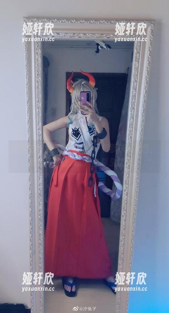 原图拍得太清新！汐兔子和那抹樱花色，照片简直让人...产生复杂情绪。
