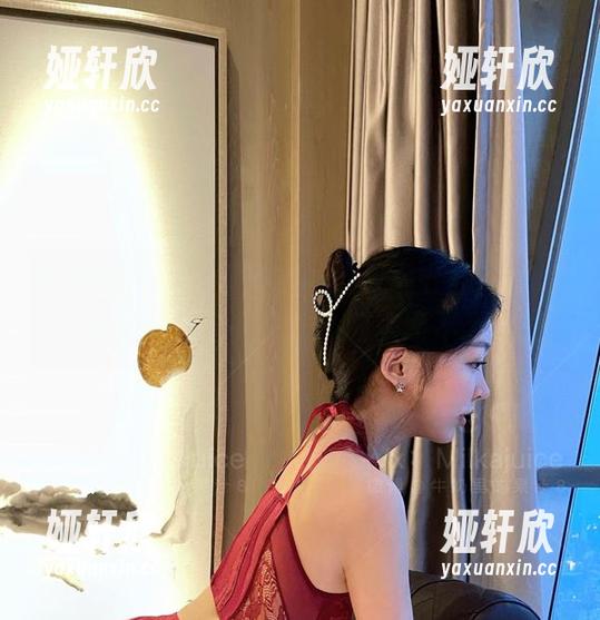 微密圈 - 牛奶里的果汁，收录在短裙高清大合集，完美搭配，何乐而不为？