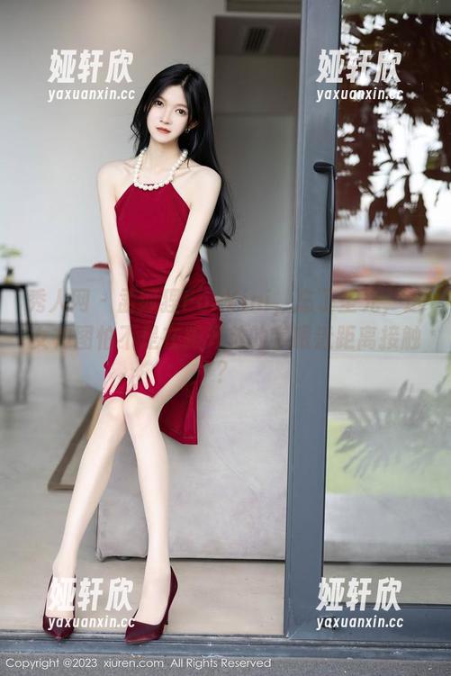 秀人网 - 孟狐狸FoxYini，忘了圣光，这女神图怕不是在跟开放的字眼近距离接触？