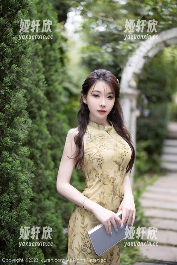 秀人网 - 月野兔美妞新作：看她在高清图集里如何与灰丝亲密接触。