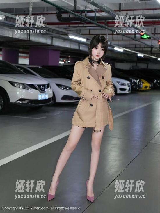 秀人网 - 这是樱桃小阑子的网袜秀，原图要不要来一张？