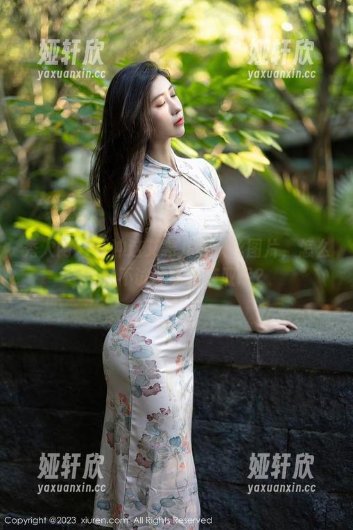 秀人网 - 就冲这艾希儿的灰丝图片，怎么可以不试试免费获取呢？