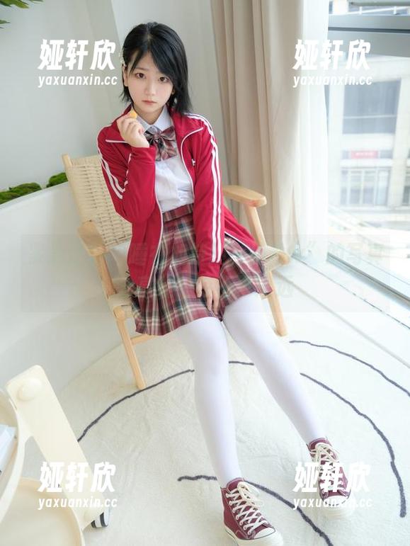 紧急企划 - 睡衣加持！“见希w”的写真分享让独特不再遥远