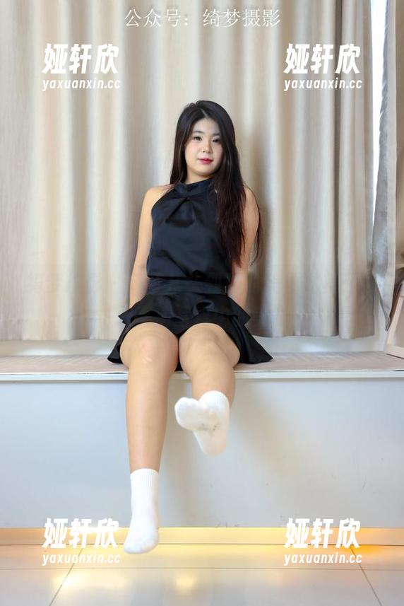 绮梦摄影 - 莹莹从头到脚的美，尤其是那双高清写真中的美脚