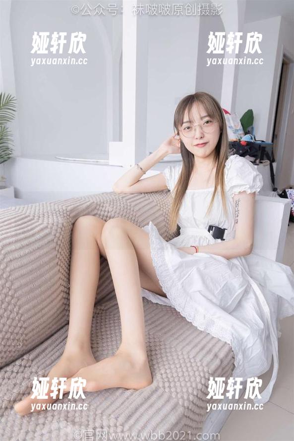 袜啵啵 - 奶油的作品，像夏天午后的一杯冰咖啡，美图满足你的视觉渴望