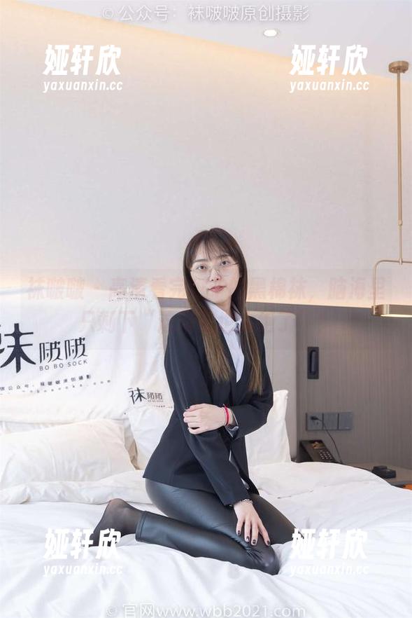 袜啵啵 - 高清看完稚予的黑棉袜，脑海里只剩下“这搭配也太绝了”！