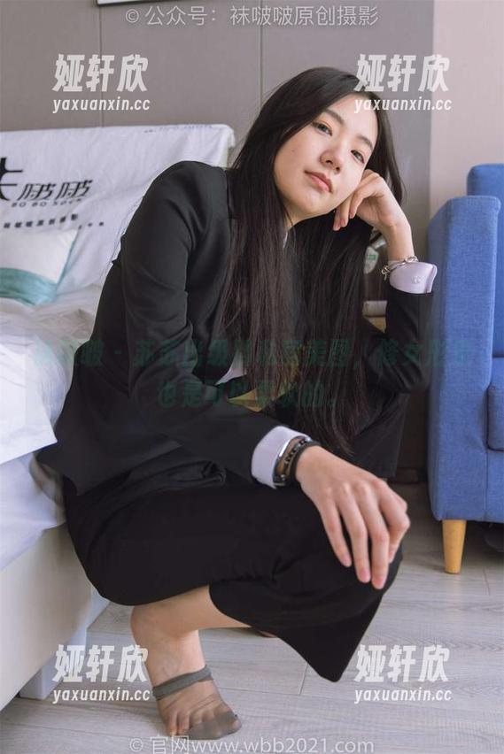 袜啵啵 - 苏苏出级别私房美图，修女形象也是可以柔软的。