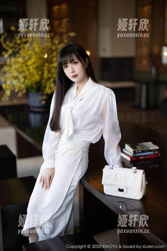 语画界 - 在浴缸里的言沫，在线美图见证一场“水的狂欢”！