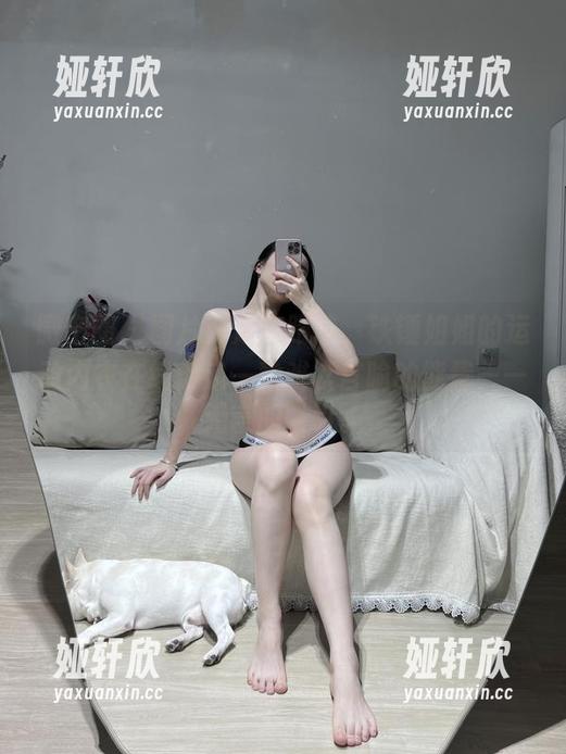 微密圈 - 图片游走在眼前，铁锤姐姐的运动内衣在线传递一种难以言喻的能量——无言的吸引。