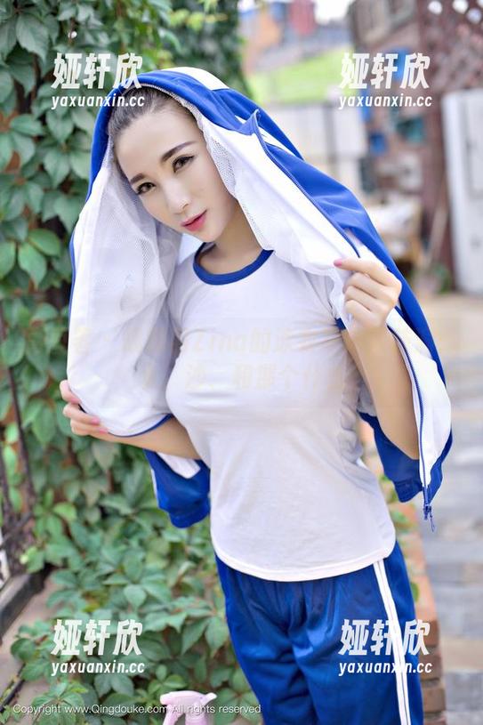 青豆客 - 战姝羽Zina的泳衣写真集脑洞：水、沙、和那个什么